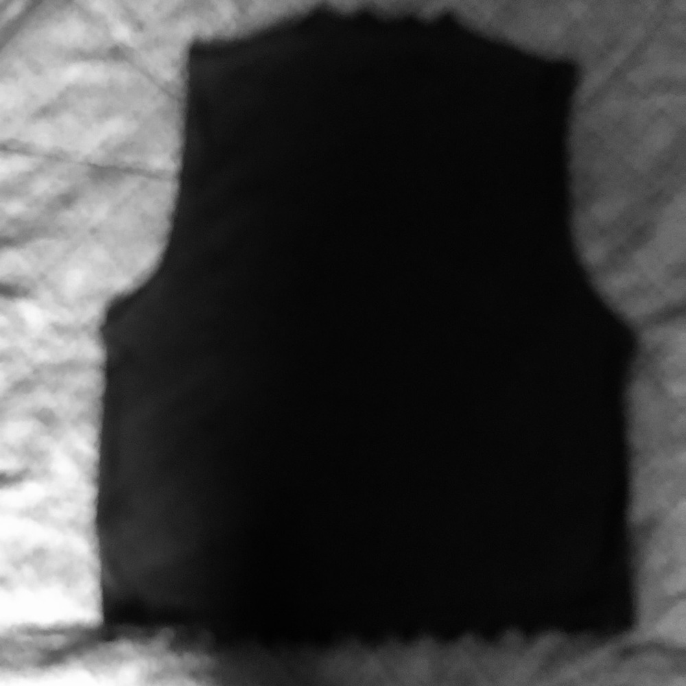 TOP - Ribbed Sleeveless Top - Picture 3 of 5